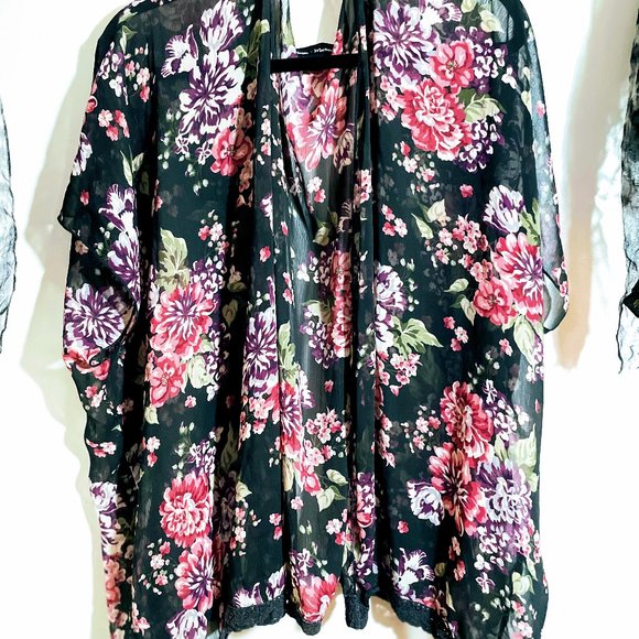 ⭐Mason & Mackenzie ⭐Black Colorful Floral ⭐️ Kimono Cardigan ⭐️ Flowing and FAB - Picture 10 of 12